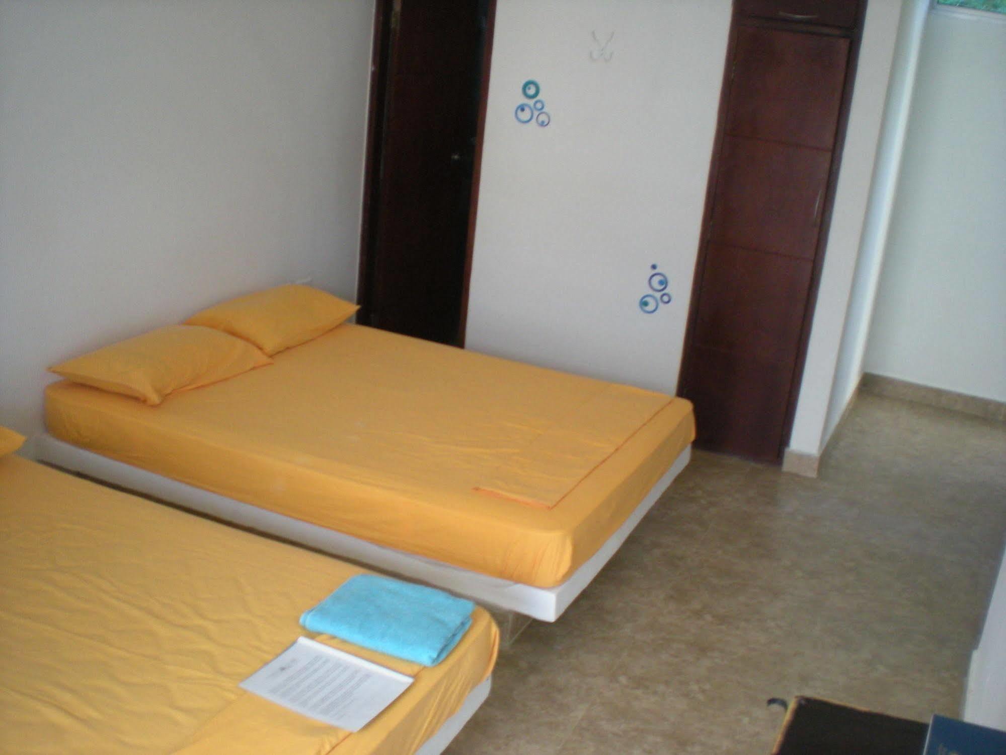 Hotel Portoalegre Ковеньяс Экстерьер фото